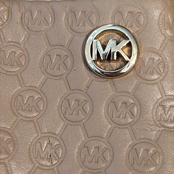 EUC Michael Kors embossed logo leather flat espadrilles shoes Tan caramel 10 - Picture 4 of 12